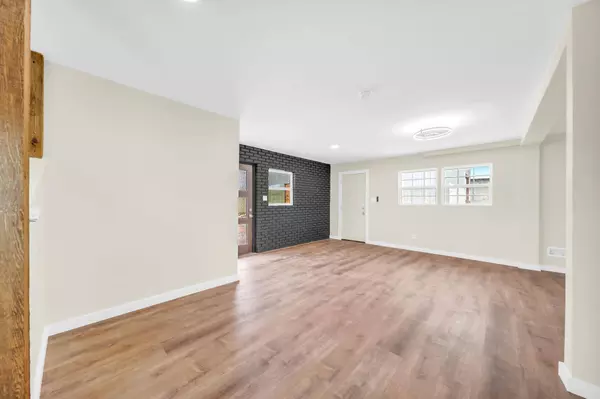 136 S Caldwell-A ST, Giddings, TX 78942