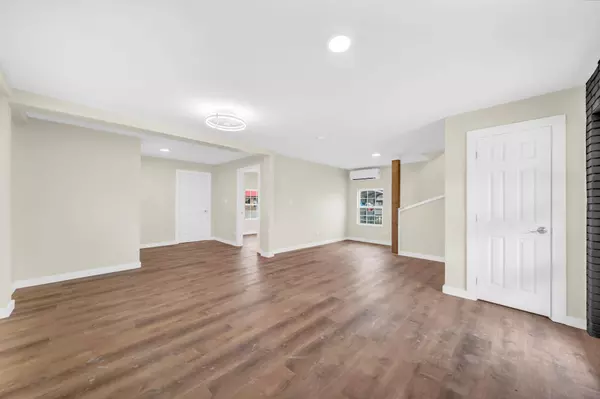 136 S Caldwell-A ST, Giddings, TX 78942