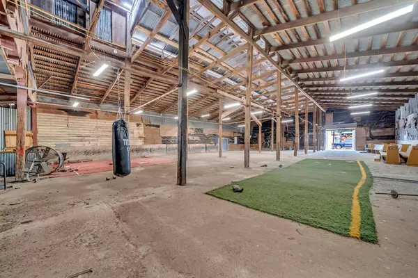 136 S Caldwell-B ST, Giddings, TX 78942