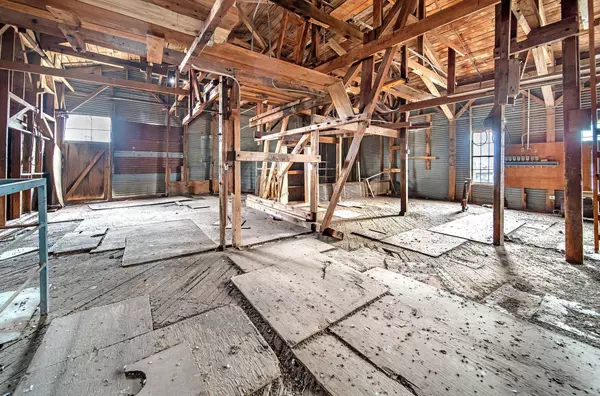 136 S Caldwell-E ST, Giddings, TX 78942