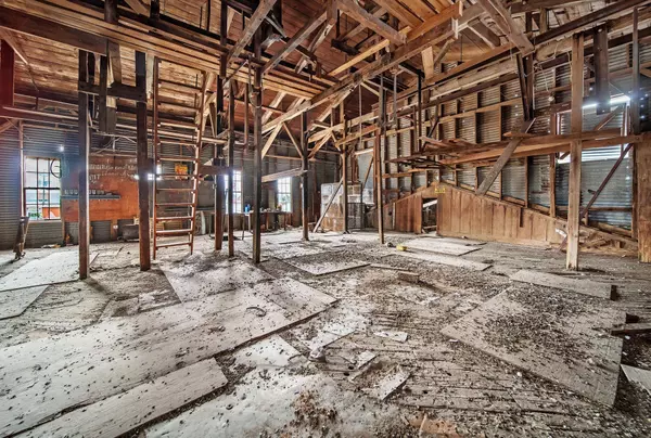 136 S Caldwell-E ST, Giddings, TX 78942