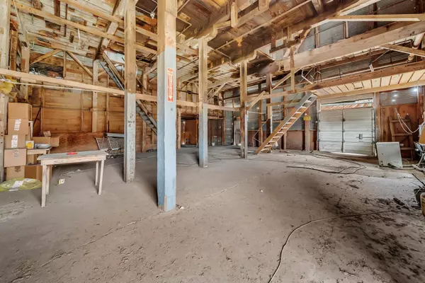 136 S Caldwell-E ST, Giddings, TX 78942