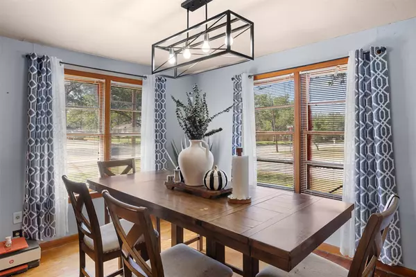 312 S Wilson AVE, Giddings, TX 78942