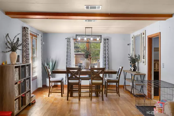 312 S Wilson AVE, Giddings, TX 78942