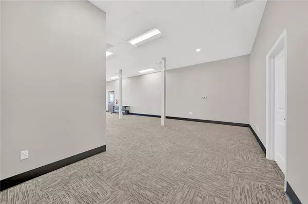 117 W Commerce ST, Brenham, TX 77833