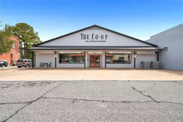 117 W Commerce ST, Brenham, TX 77833