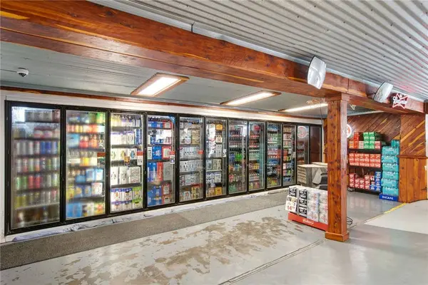 12390 FM 390 RD W, Burton, TX 77835