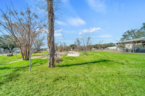 693 S Caldwell ST, Giddings, TX 78942