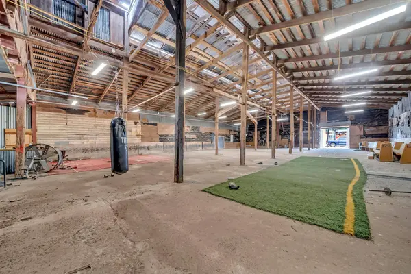 136 S Caldwell-B ST, Giddings, TX 78942