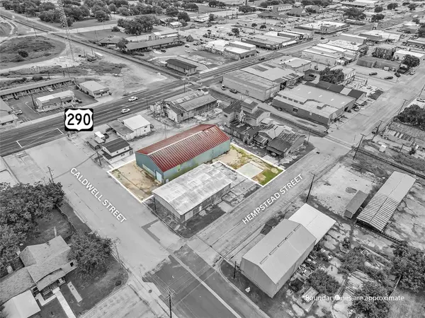 136 S Caldwell-D ST, Giddings, TX 78942