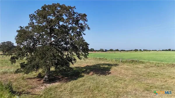 2039 County Road 326, Giddings, TX 78942