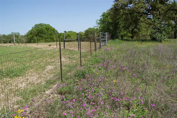 1035 Old Sayers RD, Elgin, TX 78621