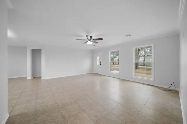 704 Johnson LN, Prairie View, TX 77484