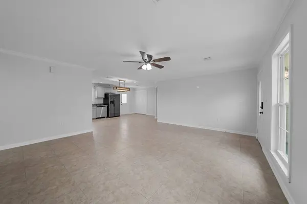 704 Johnson LN, Prairie View, TX 77484