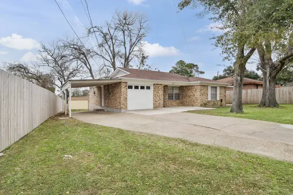 2217 Old Chappell Hill RD, Brenham, TX 77833