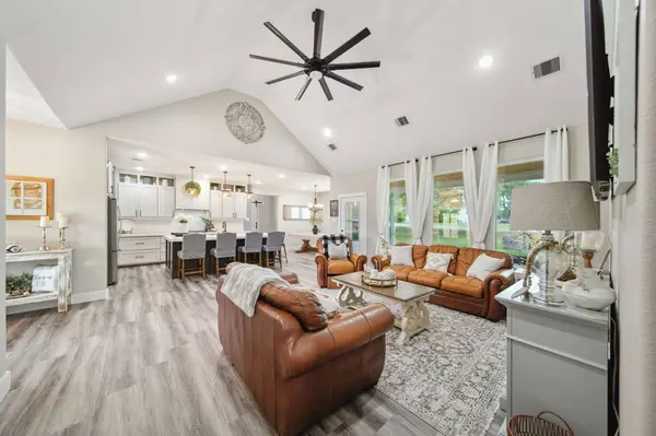 7332 Kurt DR, Brenham, TX 77833