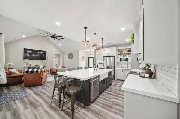 7332 Kurt DR, Brenham, TX 77833