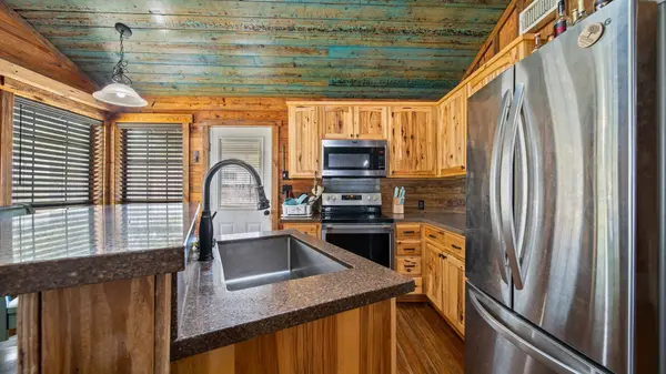 360 Shed Johnson LN, Brenham, TX 77833