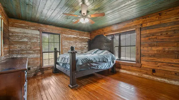 360 Shed Johnson LN, Brenham, TX 77833