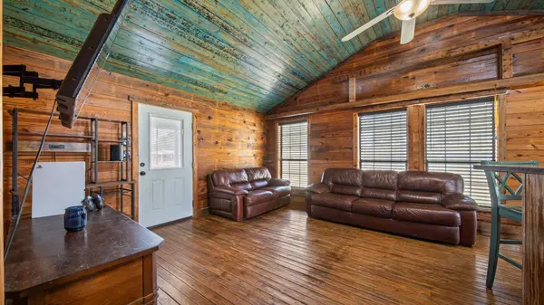 360 Shed Johnson LN, Brenham, TX 77833