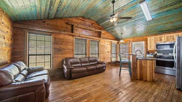 360 Shed Johnson LN, Brenham, TX 77833