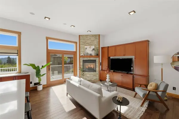9723 Harborview PL NW, Gig Harbor, WA 98332