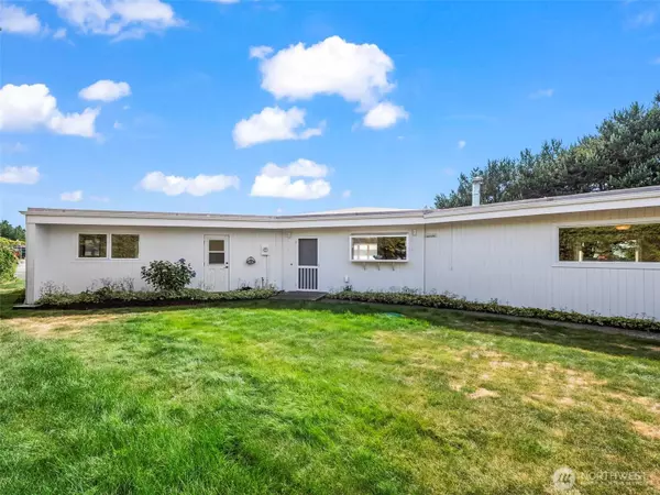 4957 NE Canal LN, Hansville, WA 98340