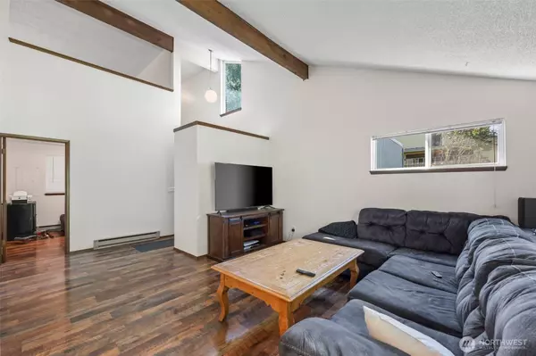 1774 NE Pine AVE, Olympia, WA 98506