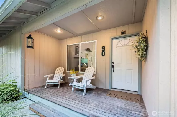 90 E Treasure Island DR, Allyn, WA 98524