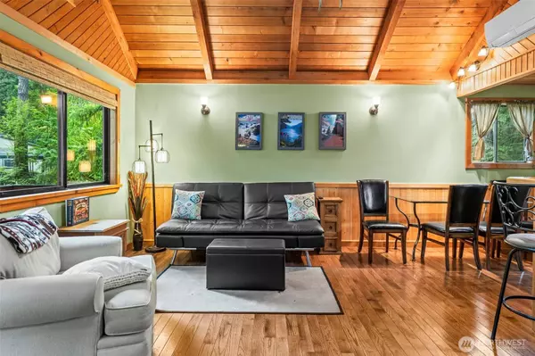 21 N Gadwall PL N, Hoodsport, WA 98548