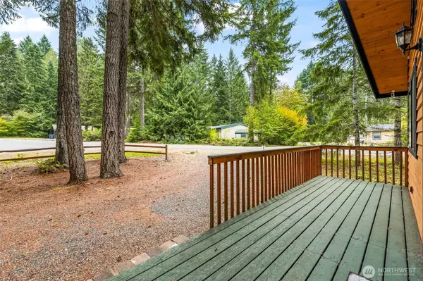 21 N Gadwall PL N, Hoodsport, WA 98548