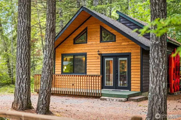 21 N Gadwall PL N, Hoodsport, WA 98548