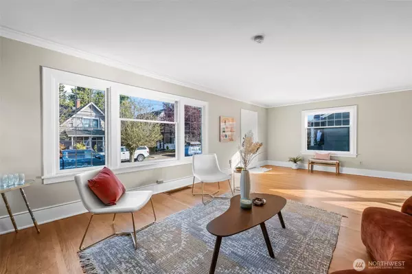 819 NE 59th ST, Seattle, WA 98105