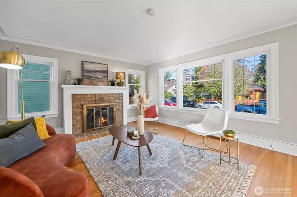 819 NE 59th ST, Seattle, WA 98105