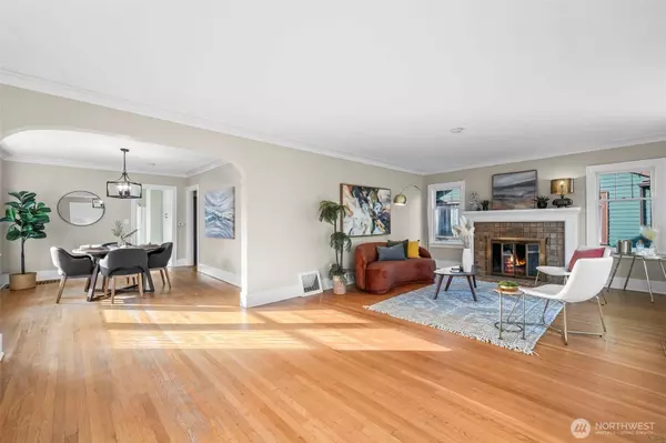 819 NE 59th ST, Seattle, WA 98105