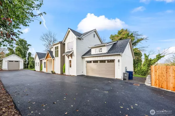 2811 McHugh AVE, Enumclaw, WA 98022