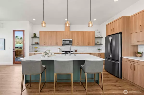 2811 McHugh AVE, Enumclaw, WA 98022