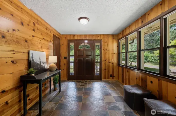 10146 Banner RD SE, Olalla, WA 98359