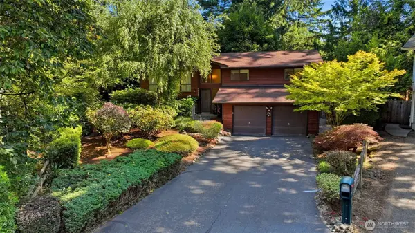 3325 SE Summer PL