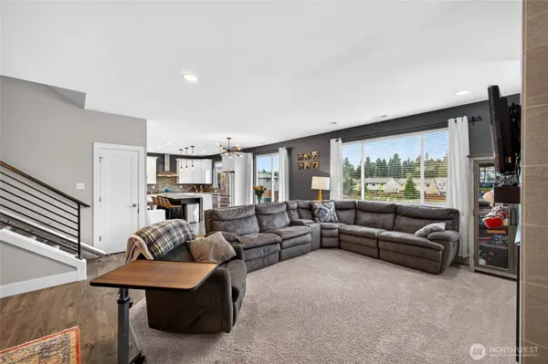 10230 Sentinel LOOP, Gig Harbor, WA 98332