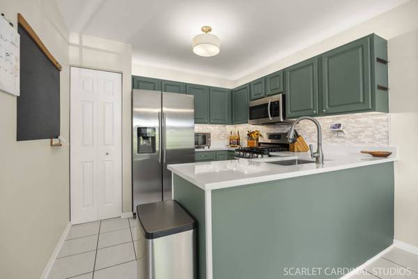 2328 Woodhill Court, Plainfield, IL 60586