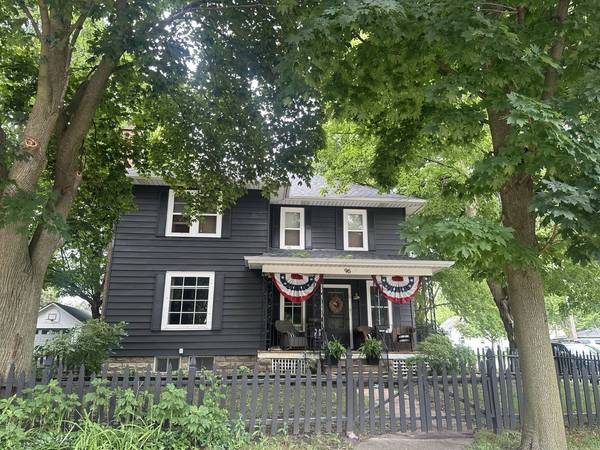 96 E Washington Street, Oswego, IL 60543