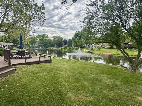 18 Cayman Drive, Montgomery, IL 60538