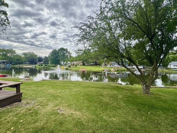 18 Cayman Drive, Montgomery, IL 60538
