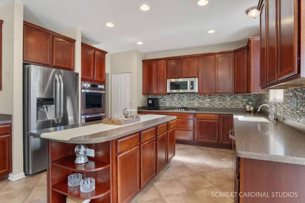 221 Willington WAY, Oswego, IL 60543