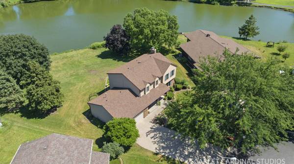 36 Crofton CT, Oswego, IL 60543