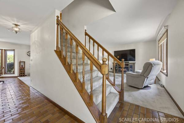 36 Crofton CT, Oswego, IL 60543