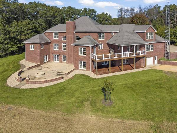 1349 Sleepy Hollow RD, Amboy, IL 61310