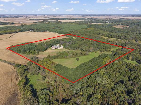 1349 Sleepy Hollow RD, Amboy, IL 61310