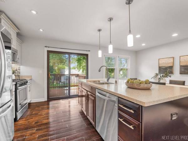 259 Cunningham LN, Bloomingdale, IL 60108